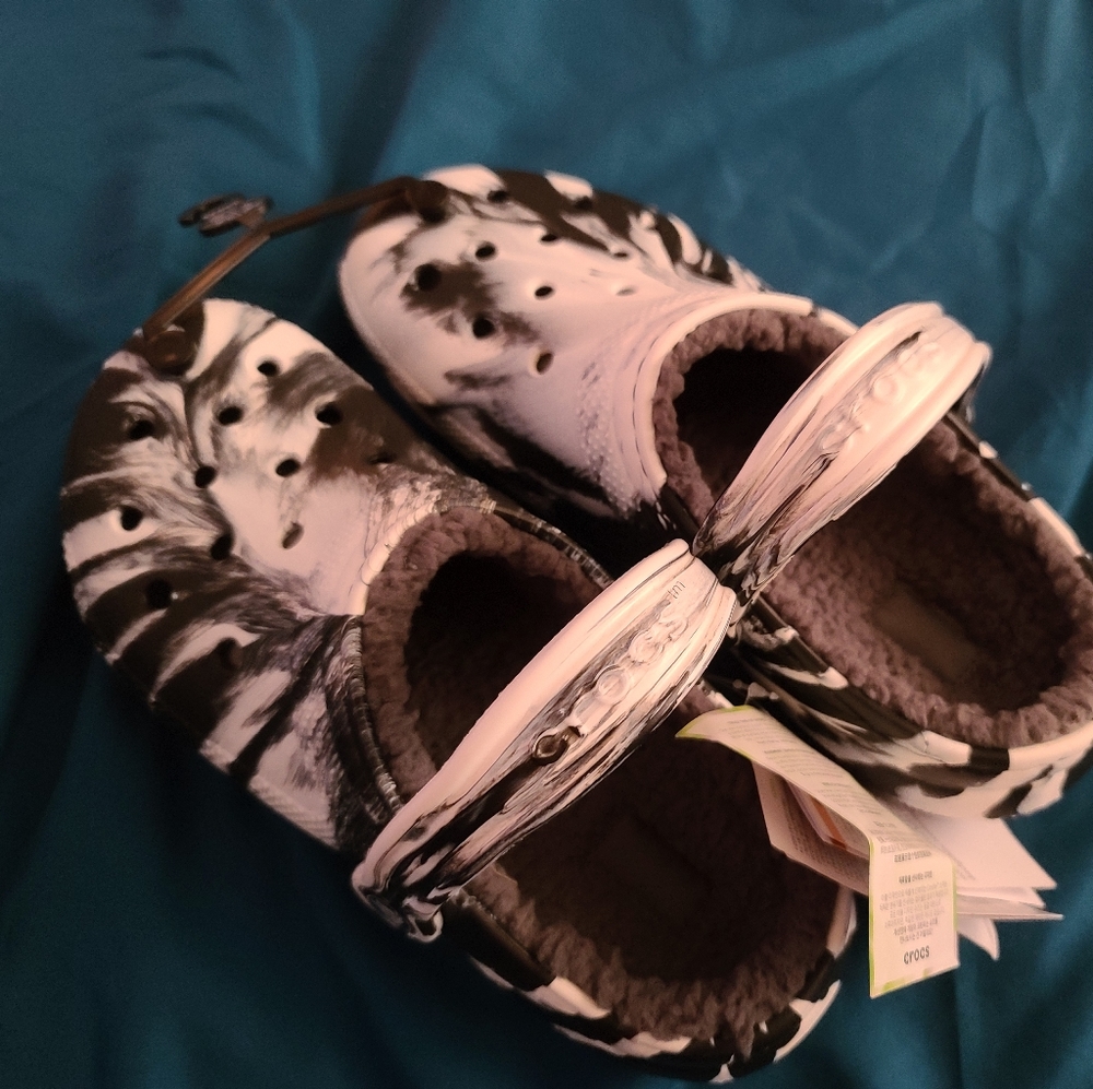 Crocs - Picture 2 of 14